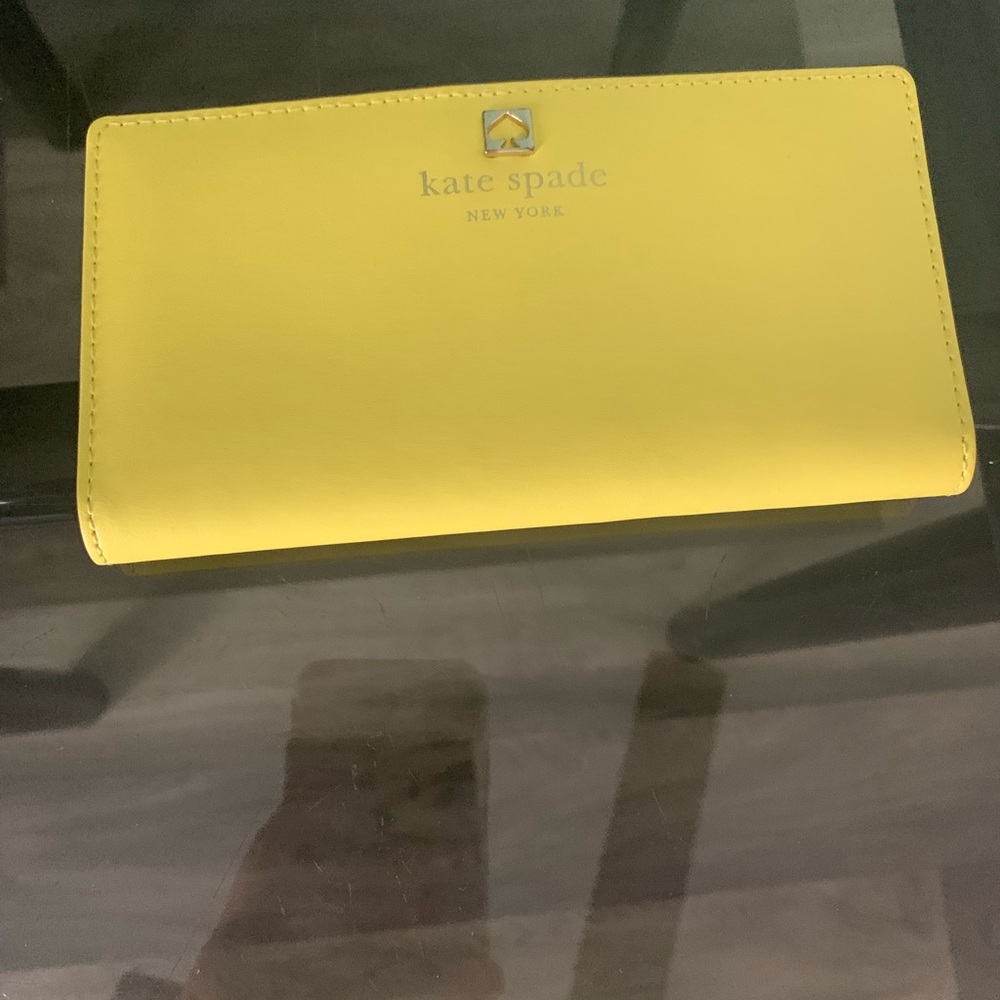 Madison Large Slim Bifold Wallet